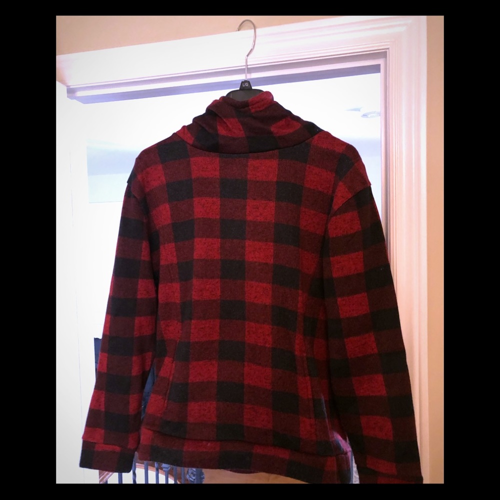 Black/Red Checkered Hoodie with Pocket